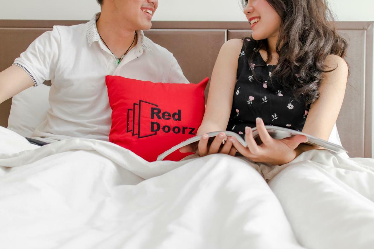 Reddoorz Near Ben Thanh Market 3 Хошимин Экстерьер фото